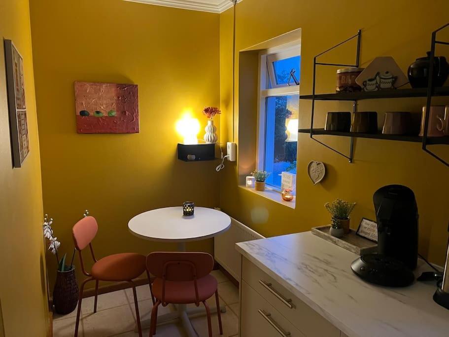 Charming 3 Bedroom Apartment 아퀴레이리 외부 사진