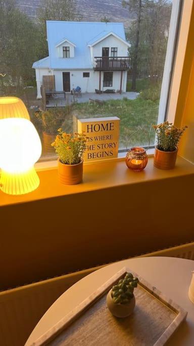 Charming 3 Bedroom Apartment 아퀴레이리 외부 사진