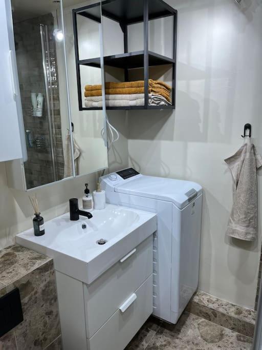 Charming 3 Bedroom Apartment 아퀴레이리 외부 사진